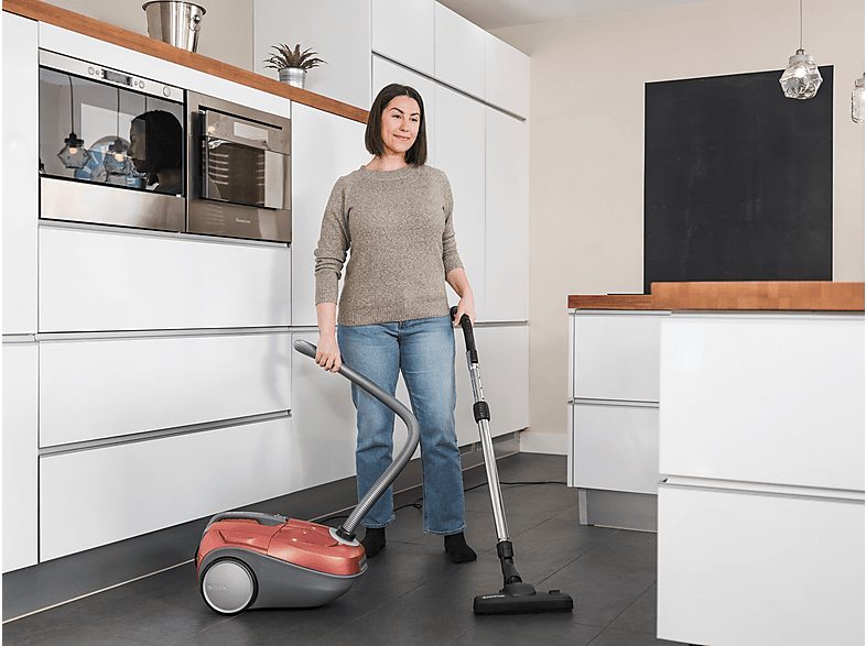 Aspirador con bolsa - NILFISK 128350620, 700 W, Potencia de succión 280 W, Depósito 4,3 l, Spitfire red — foto 9