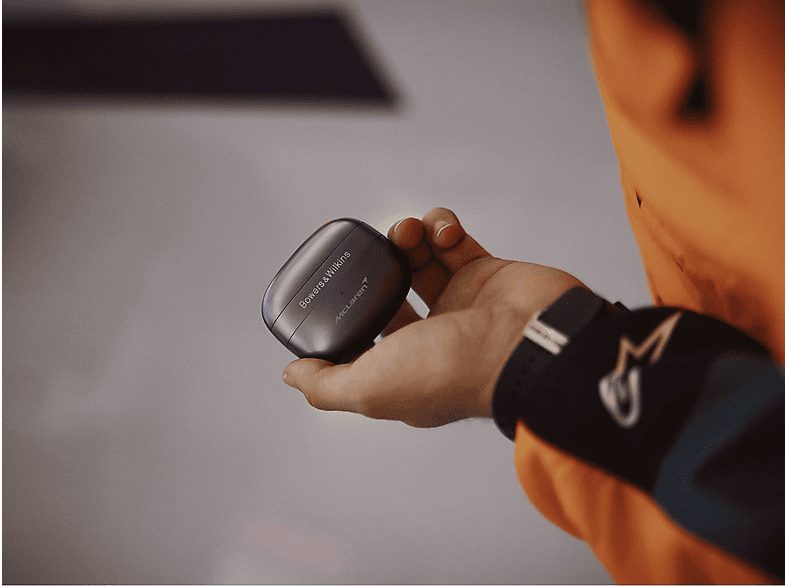 Auriculares True Wireless - Bowers & Wilkins Pi8 McLaren Edition, Cancelación de Ruido Activa, Autonomía 6.5 h, Gris y naranja — foto 3