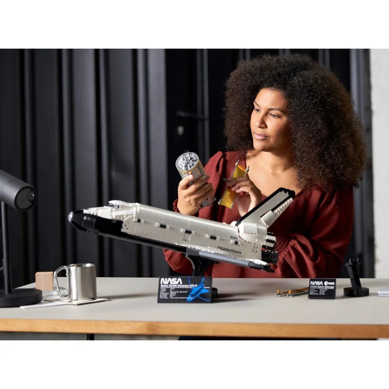 LEGO 10283 Transbordador espacial Discovery de la NASA — foto 17