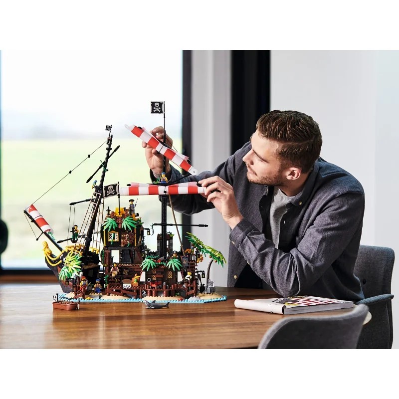 LEGO 21322 Piratas de Bahía Barracuda — foto 15