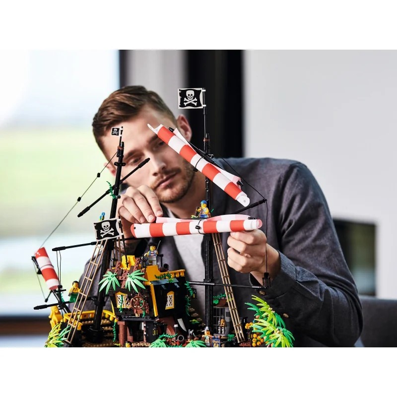 LEGO 21322 Piratas de Bahía Barracuda — foto 16