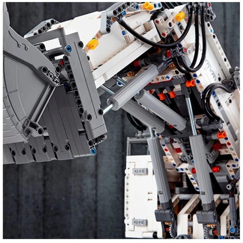 LEGO 42100 excavadora Liebherr R 9800 — foto 11