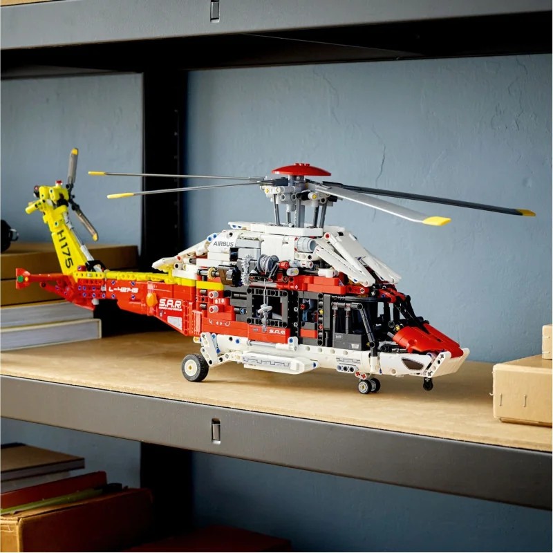 LEGO 42145 Helicóptero de Rescate Airbus H175 — foto 11