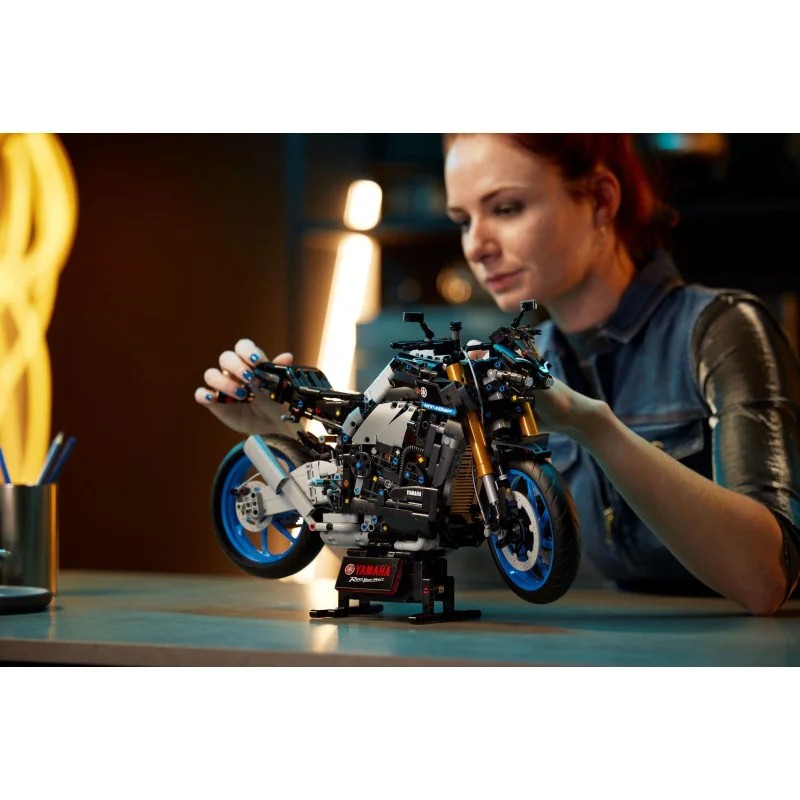 LEGO 42159 Yamaha MT-10 SP — foto 9