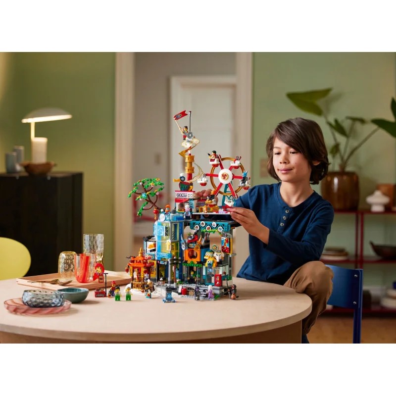 LEGO 80054 5.º Aniversario de Megápolis — foto 8